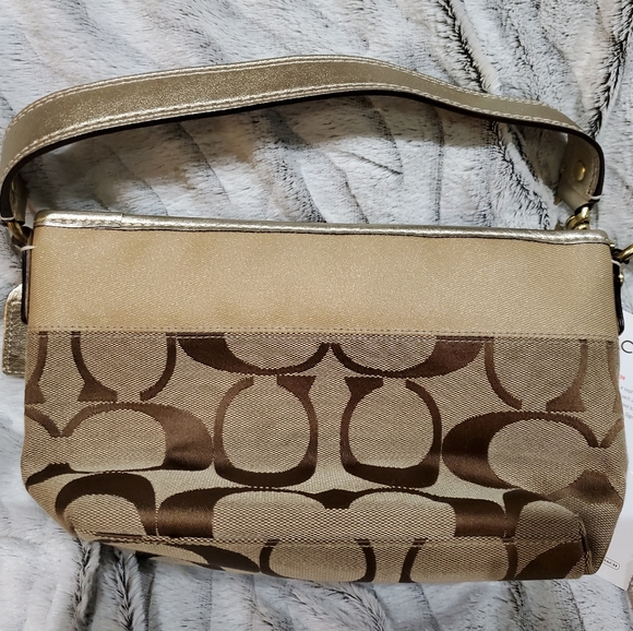 COACH STEIPE AND BROWN / GOLD LEATHER WRISLE - Picture 8 of 8